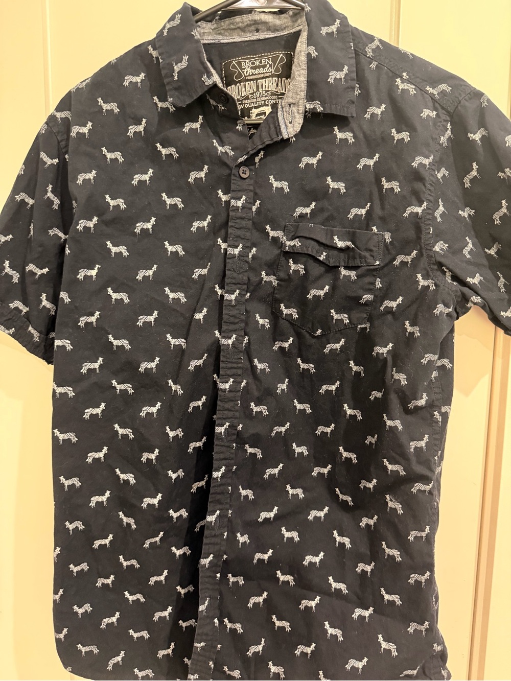Broken Threads Navy Short-Sleeve Button-Down Shirt with Zebra Print Large Novelt